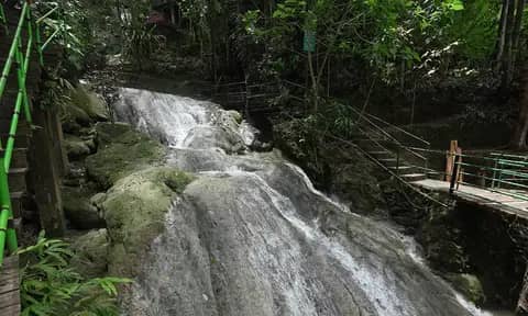Surga Tersembunyi di Kulon Progo, dari Kuliner Legendaris Sampai Alam yang Memukau