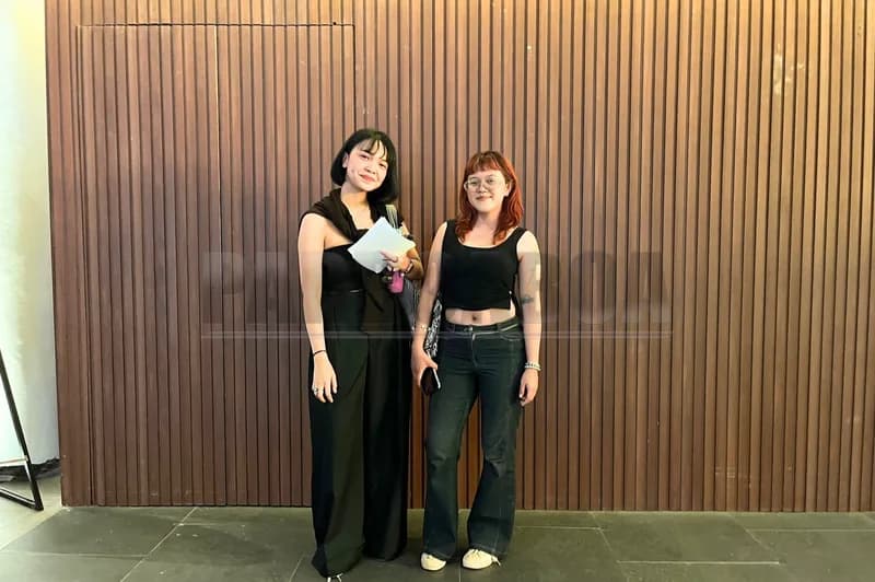 Ega (Kiri) dan Lisa (Kanan) bergabung dengan komunitas skena sejak 2023 (Foto: PARBOABOA/Defri Ngo)