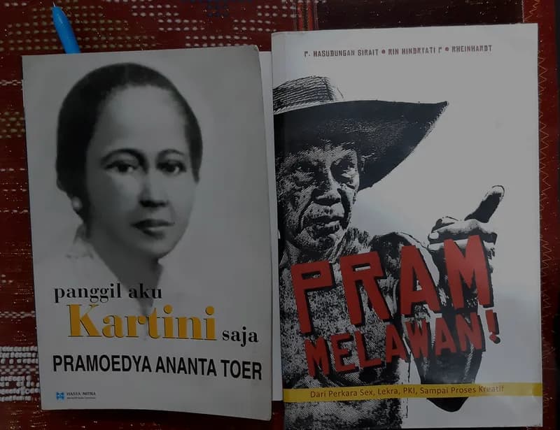 Kitab Panggil Aku Kartini Saja dan Pram Melawan (Foto: P. Hasudungan Sirait/PARBOABOA)