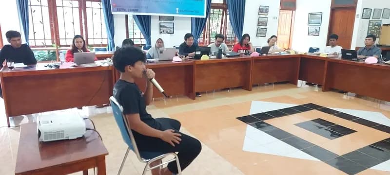 Workshop menulis buku di KSPPM Parapat (foto: P Hasudungan Sirait/Parboaboa)