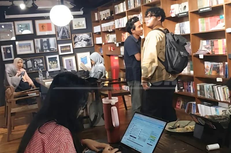 Toko buku kekinian (foto: P. Hasudungan Sirait/PARBOABOA)