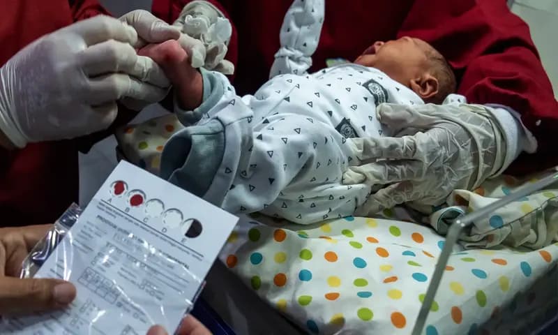 Proses Skrining Hipotiroid Kongenital (SHK) pada bayi. (Foto: ayosehat.kemkes.go.id)