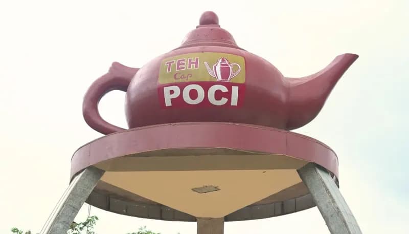 Tugu Poci di Slawi, Jawa Tengah